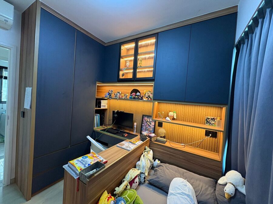 Concrete & Oak Study Bedroom